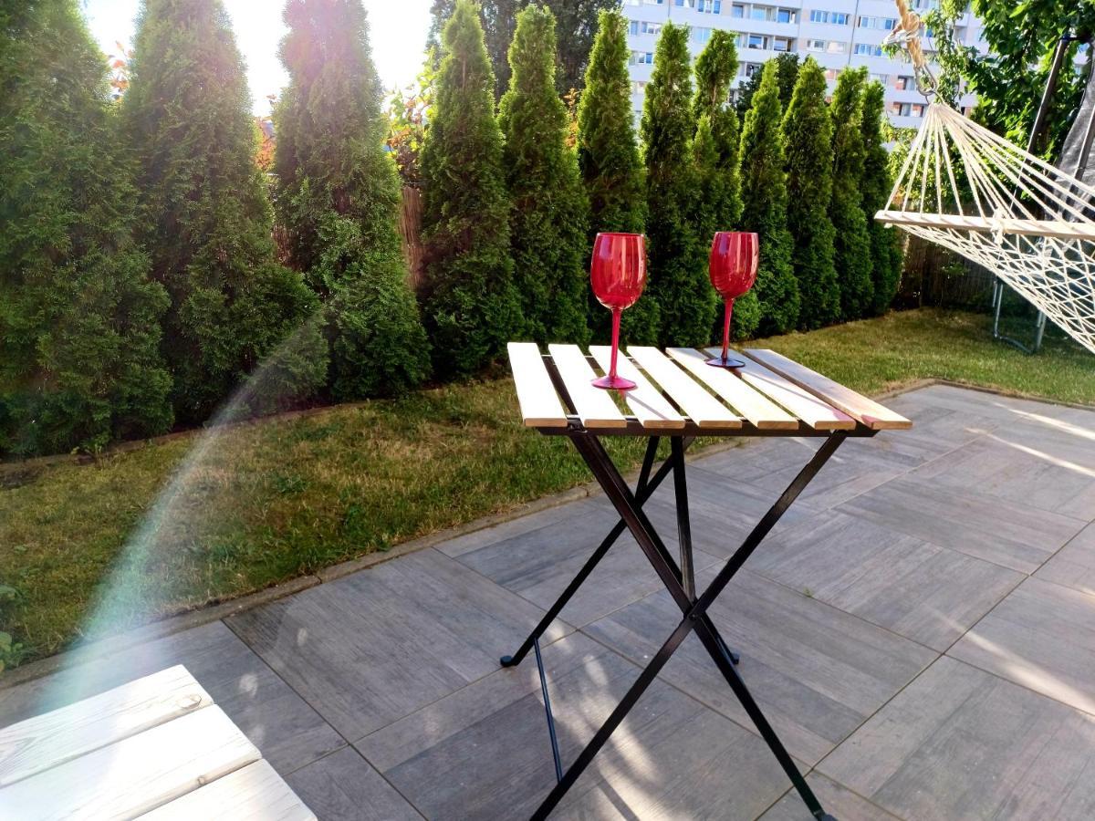 Ferienwohnung Sunny Sleeps 4 By The Beach With Garden Patio - Gdansk Przymorze Exterior foto